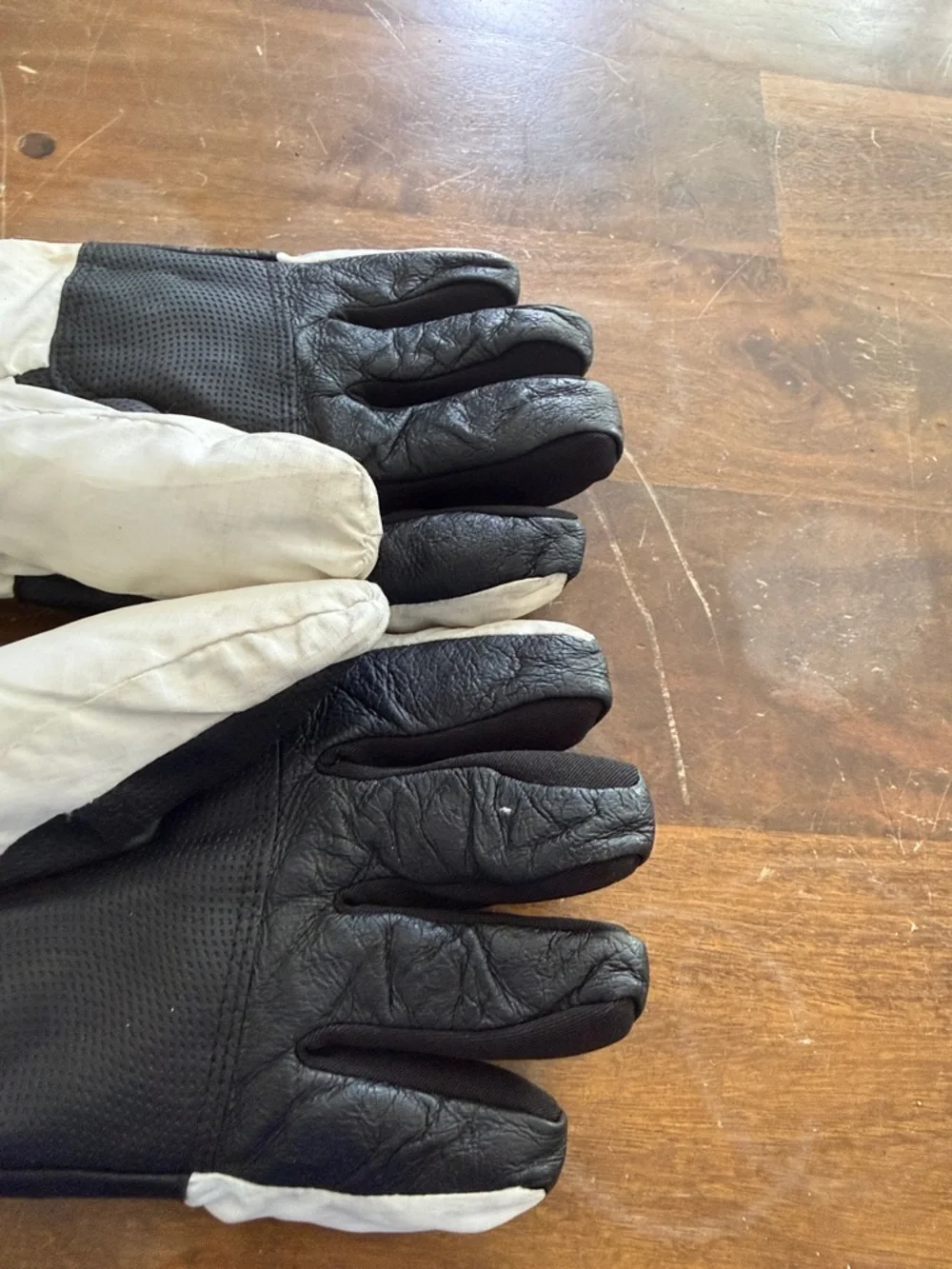 Kids White and Black Insulated Gloves- GORDINI size XL